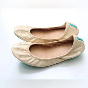 Tieks flats